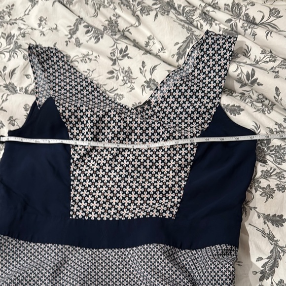 Ann Taylor Navy and White Color Block Women's Top - Picture 4 of 8